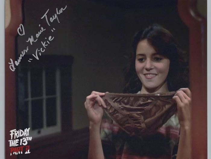 Lauren-Marie Taylor autograph
