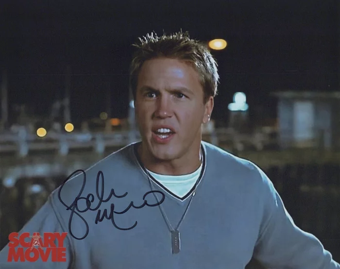 Lochlyn Munro autograph