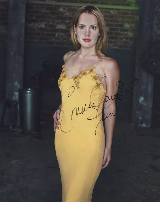Emma Caulfield autograph