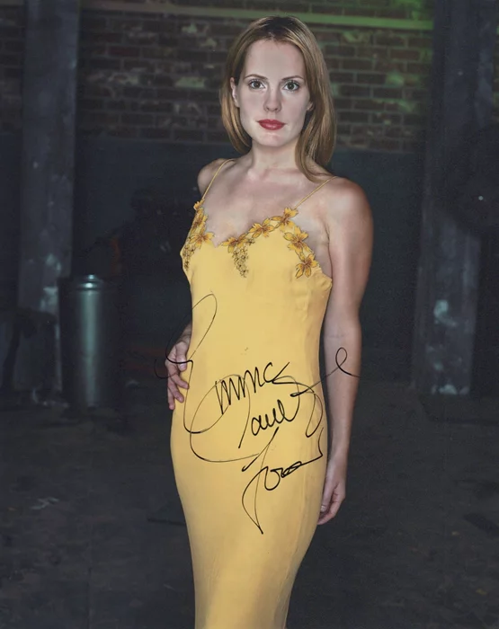 Emma Caulfield autograph