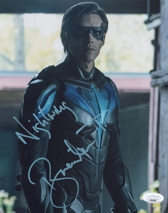 Brenton Thwaites autograph