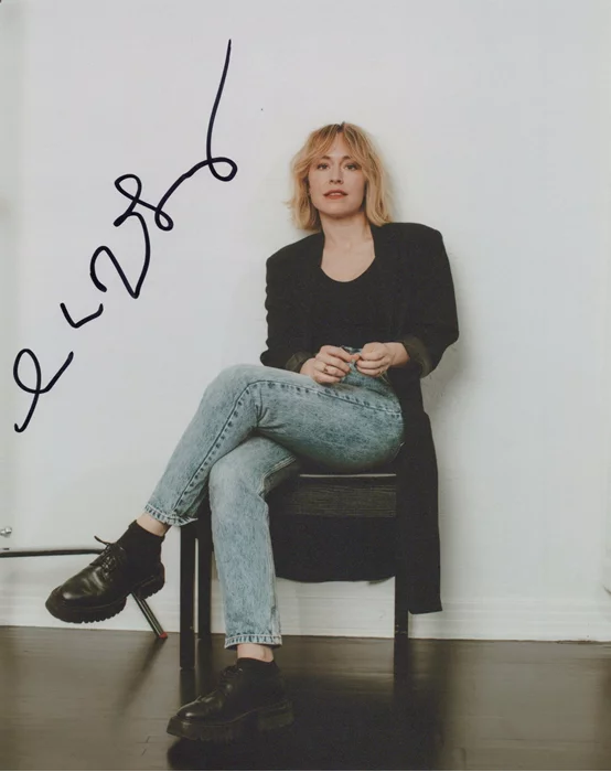 Sarah Goldberg autograph