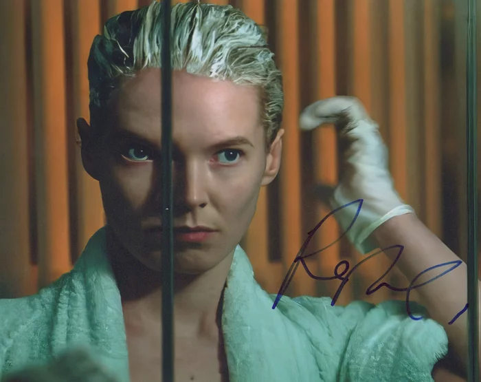 Rosy McEwen autograph