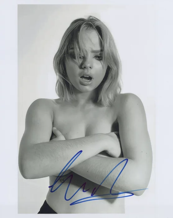 Lea Myren autograph