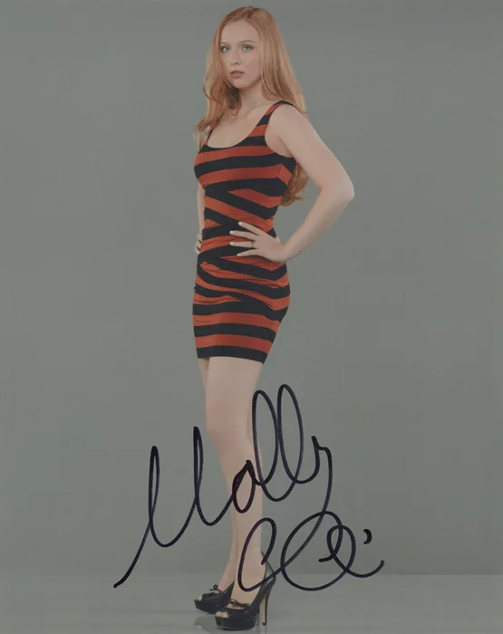 Molly Quinn autograph