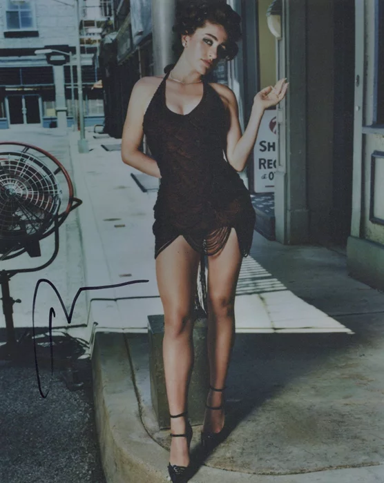 Rachel Sennott autograph