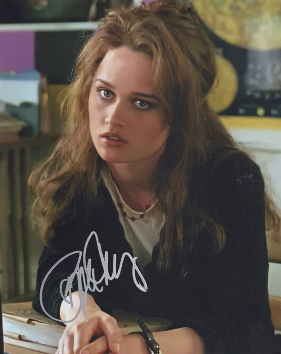 Robin Tunney autograph