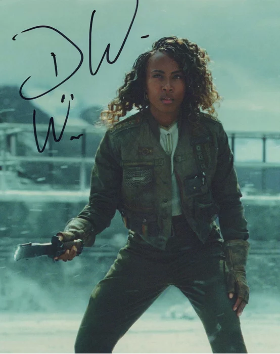 Dewanda Wise autograph