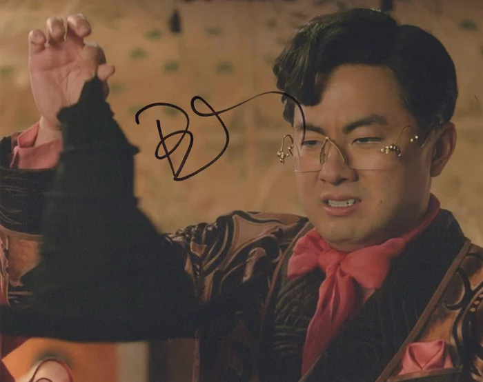 Bowen Yang autograph