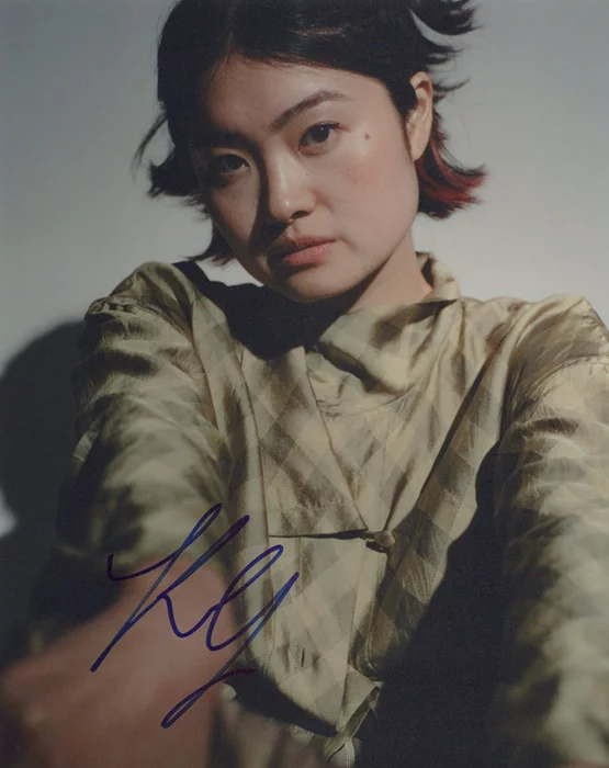 Katarina Zhu autograph