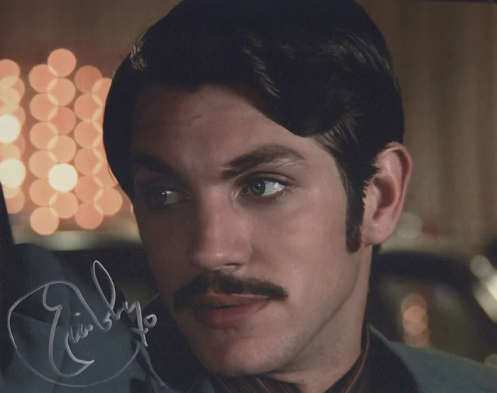 Eric Roberts autograph