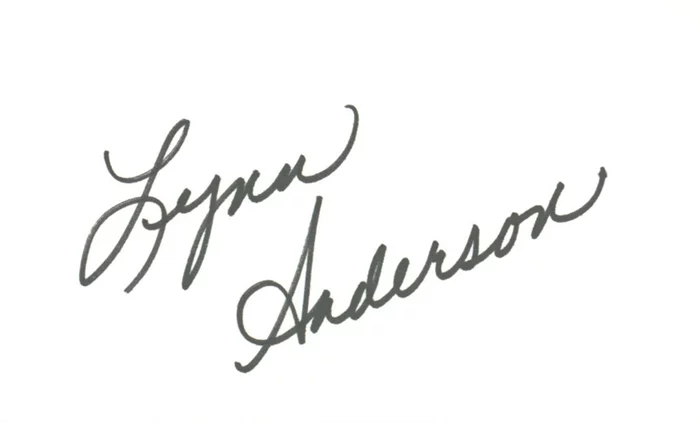 Lynn Anderson autograph