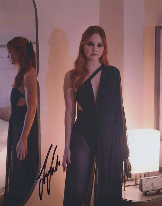 Liana Liberato autograph