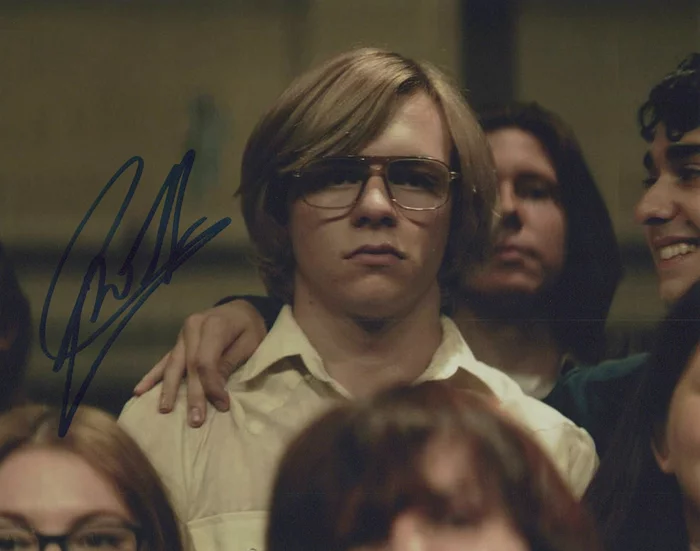 Ross Lynch autograph