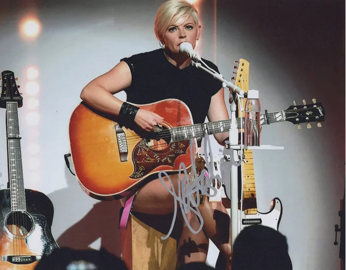 Natalie Maines autograph