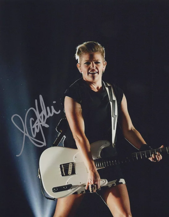Natalie Maines autograph