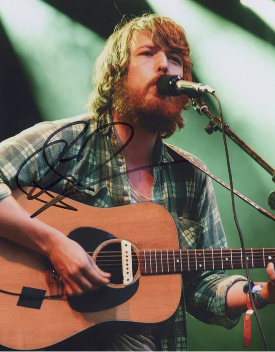 Robin Pecknold autograph