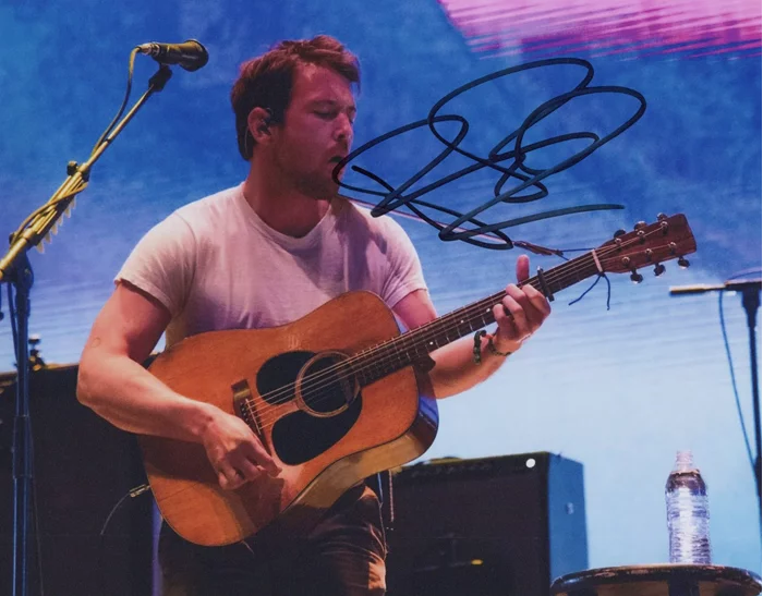 Robin Pecknold autograph