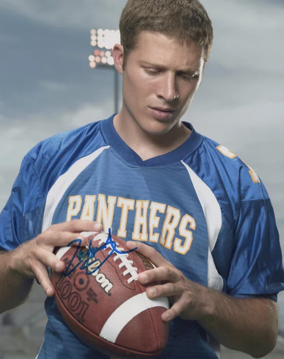 Zach Gilford autograph