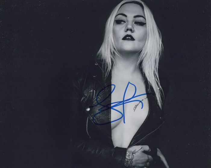 Elle King autograph