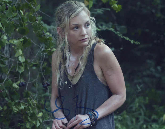Emily Kinney autograph