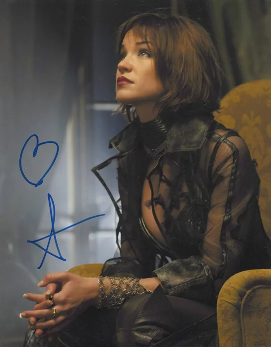 Ashley Scott autograph