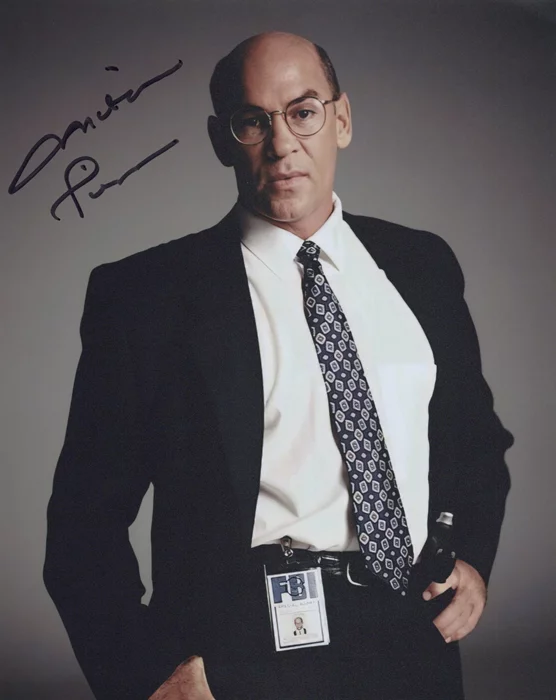Mitch Pileggi autograph