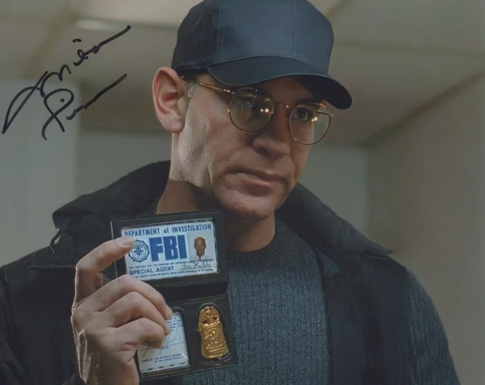 Mitch Pileggi autograph