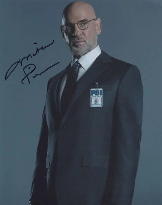 Mitch Pileggi autograph