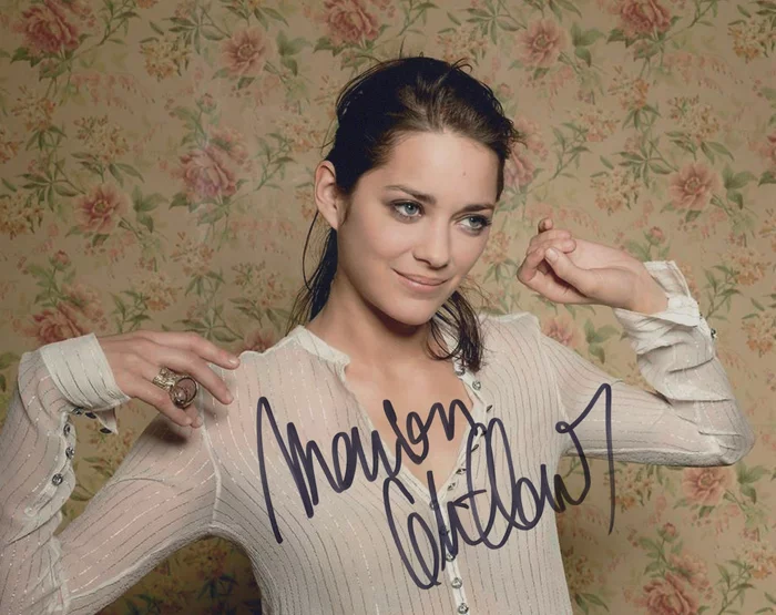 Marion Cotillard autograph