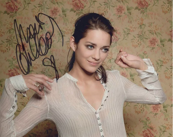 Marion Cotillard autograph
