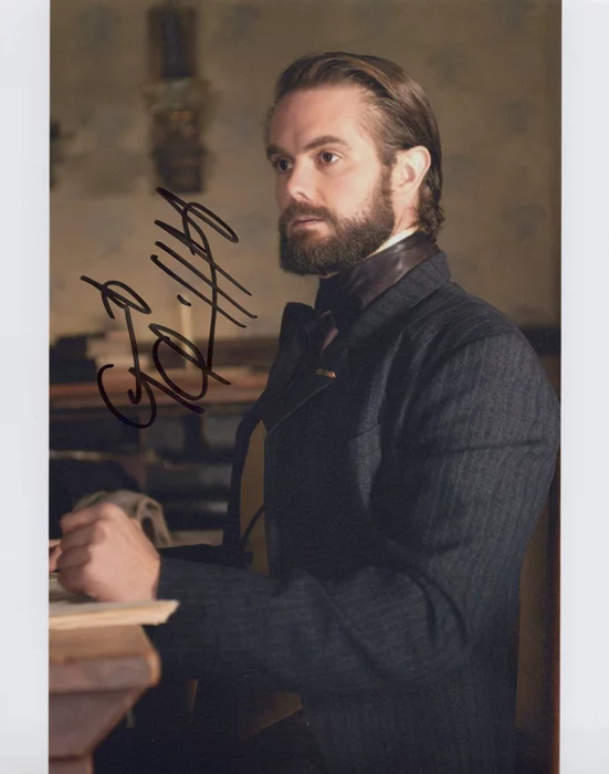 Garret Dillahunt autograph