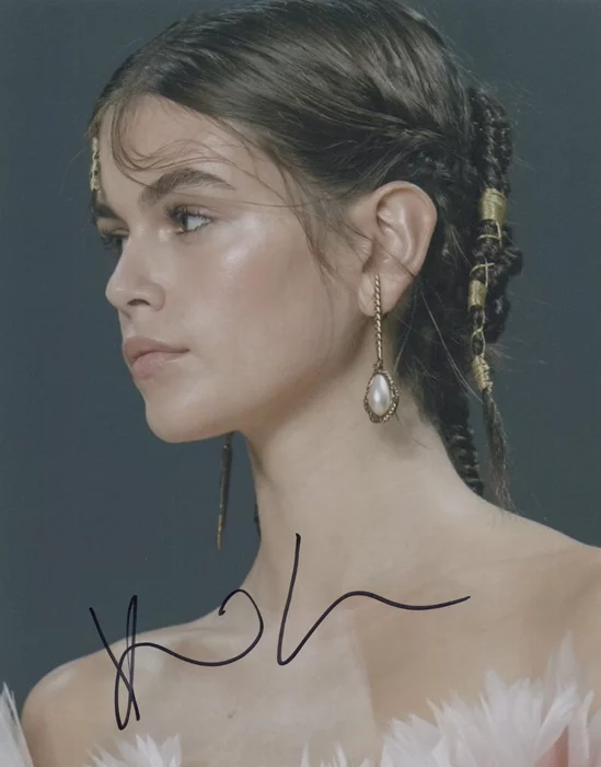 Kaia Gerber autograph