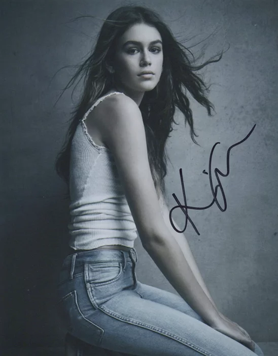 Kaia Gerber autograph