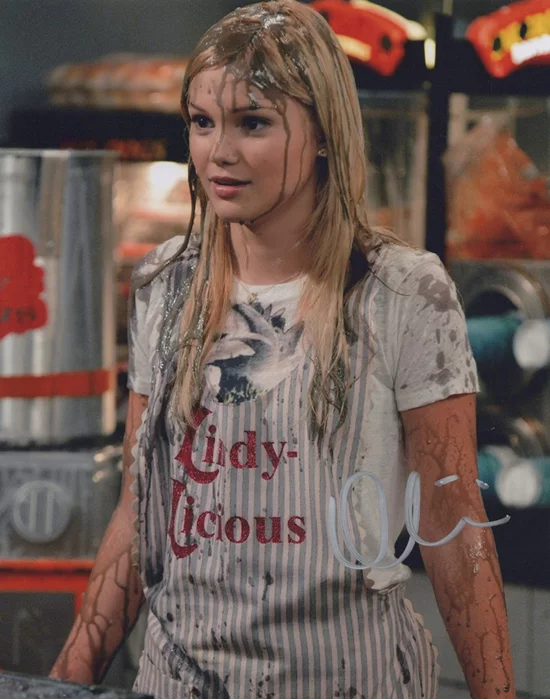 Olivia Holt autograph