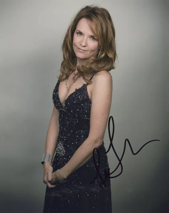 Lea Thompson autograph