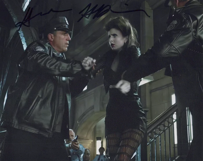 Genevieve Hudson-Price autograph