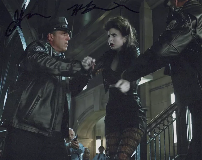 Genevieve Hudson-Price autograph