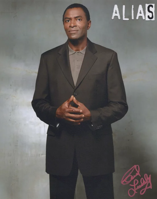 Carl Lumbly autograph