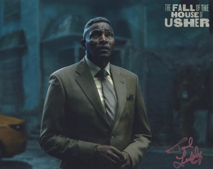 Carl Lumbly autograph