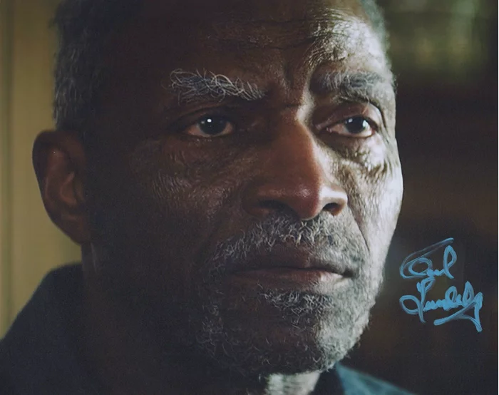 Carl Lumbly autograph