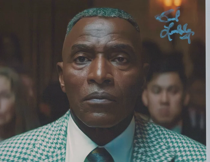 Carl Lumbly autograph