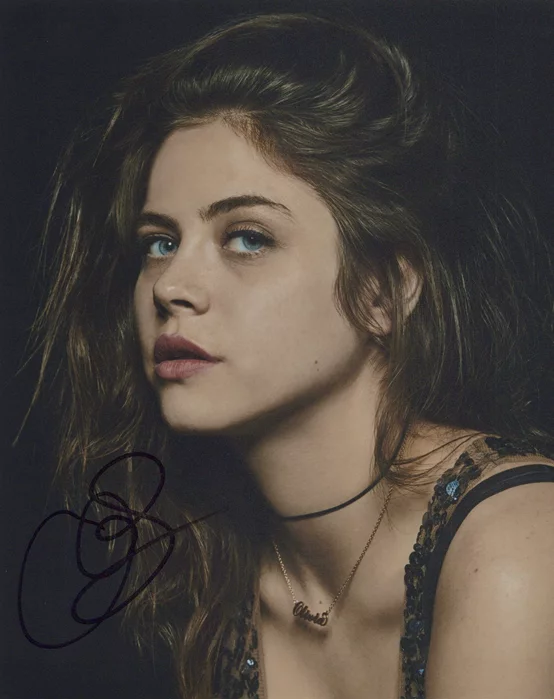 Olivia Luccardi autograph