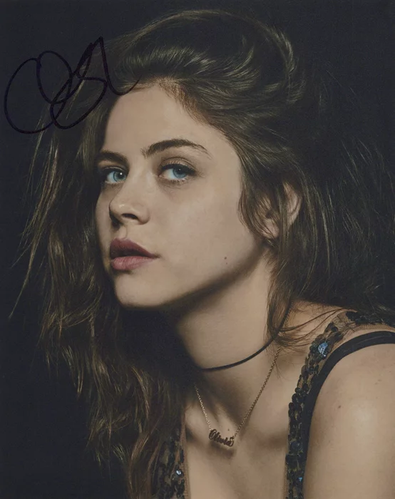 Olivia Luccardi autograph
