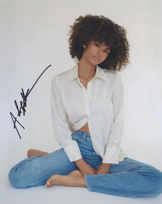 Ally Renee autograph