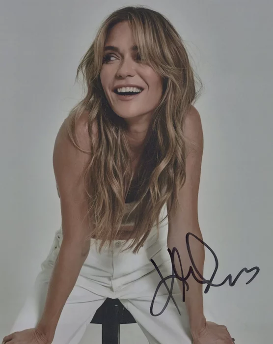 Katie Aselton autograph