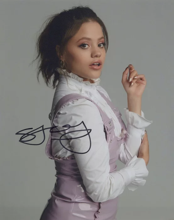 Sarah Jeffery autograph