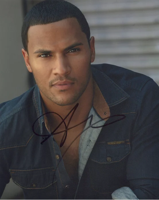 Andre Hall autograph