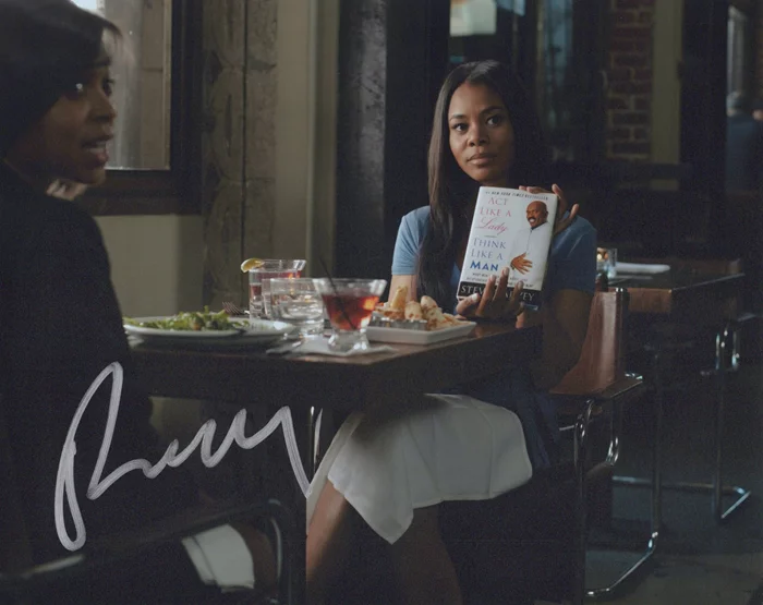 Regina Hall autograph