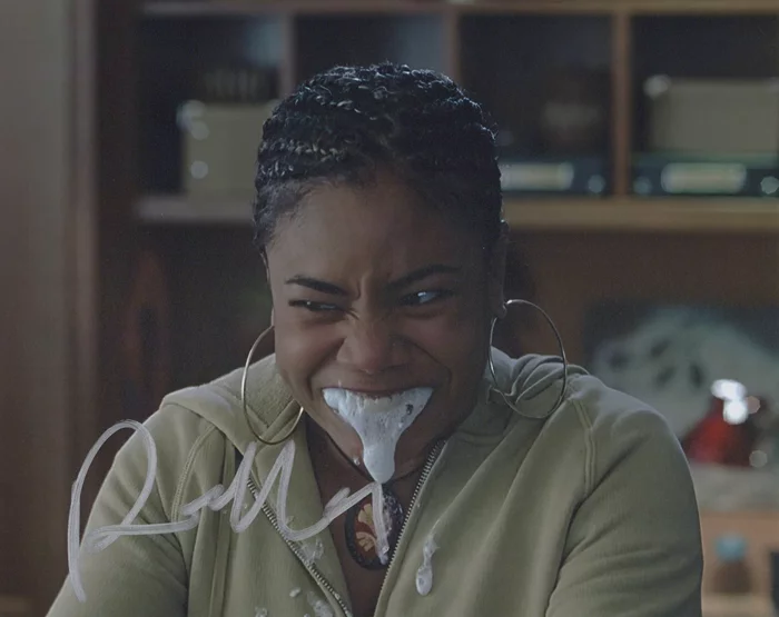Regina Hall autograph